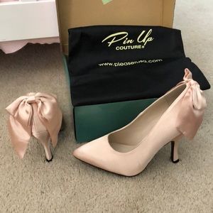 Champagne Gold satin bow heels sz 9 New